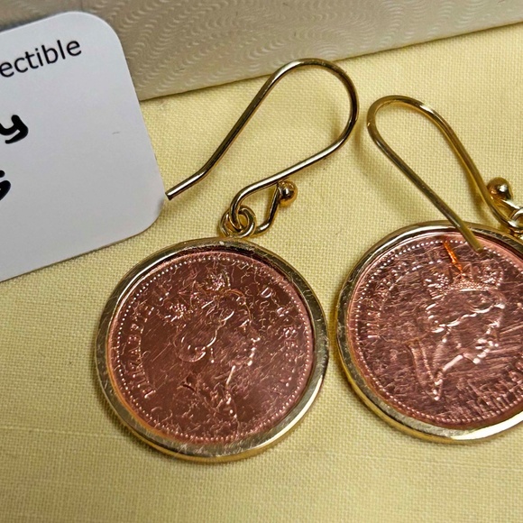 EARRINGS, GENUINE CANADIAN PENNIES, ON GOLD-TONE METAL, SHEPHERD'S HOOKS, - Picture 4 of 4